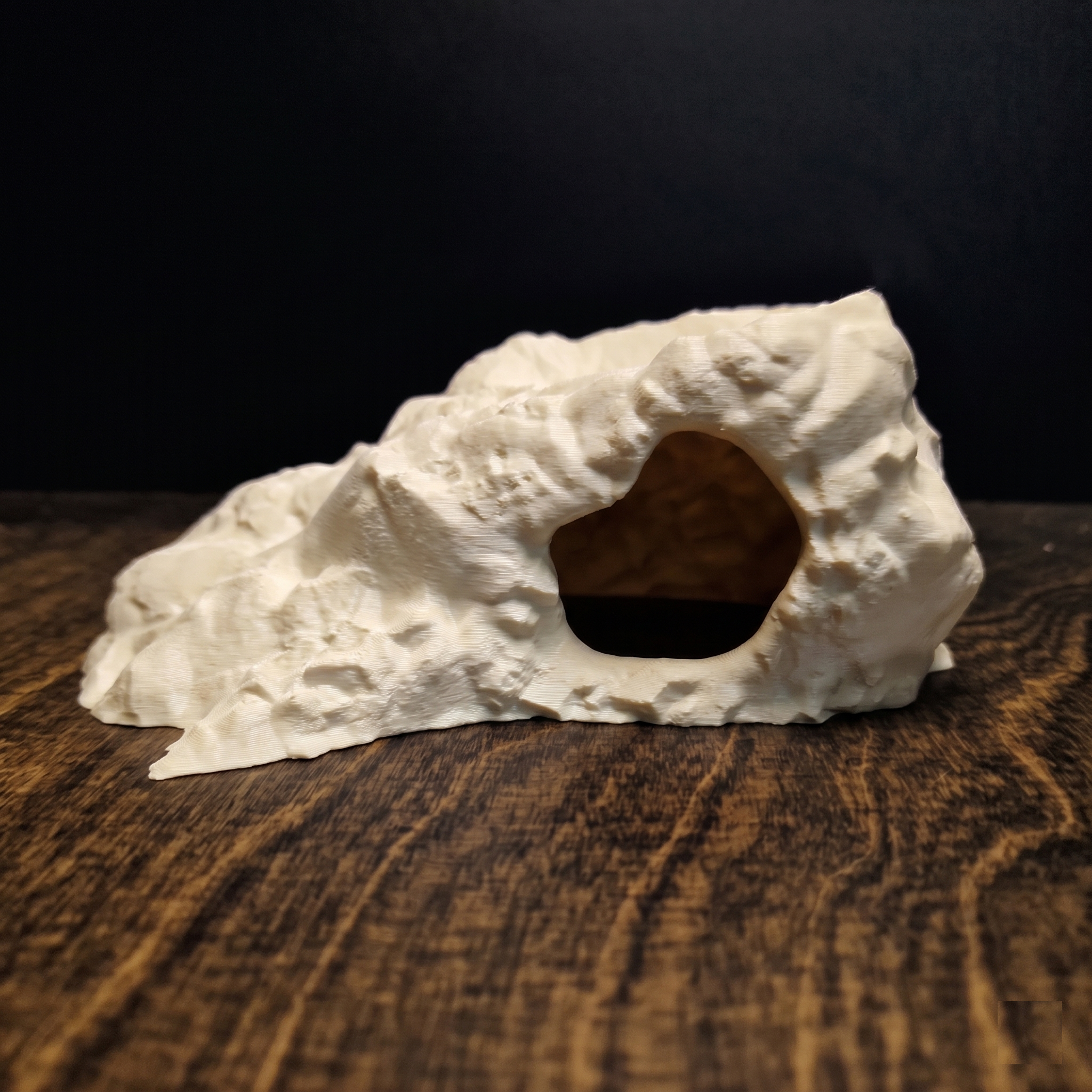 Aquarium Decor Cave - 3D Printed Fish Hide - Single Entrance Rock Den for Betta & Axolotl - Natural Look Fish Tank & Terrarium Ornament, AQU-BRACKD-WH-L, AQU-BRACKD-BE-L, AQU-BRACKD-BR-L