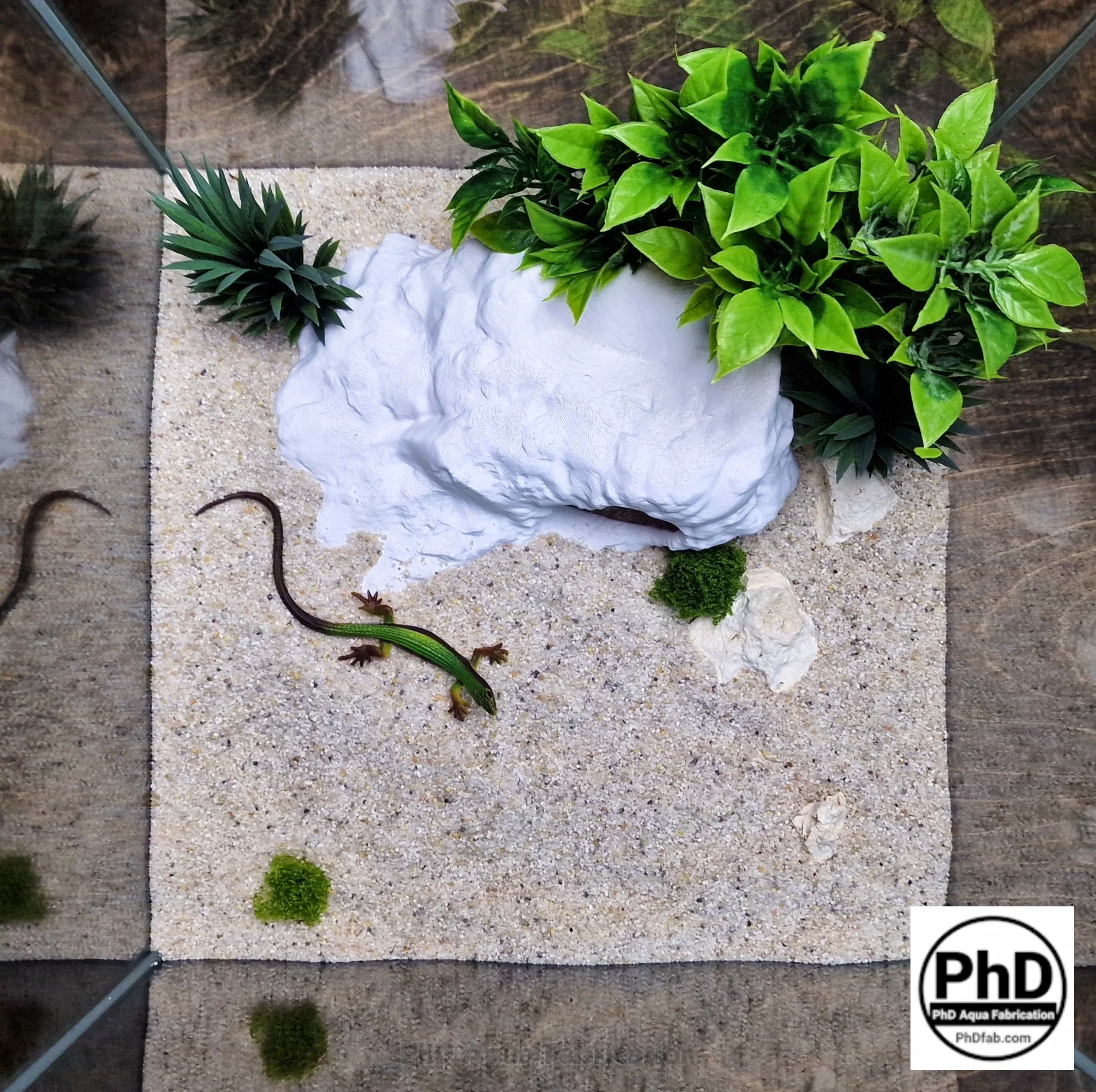 Aquarium Decor Cave - 3D Printed Fish Hide - Single Entrance Rock Den for Betta & Axolotl - Natural Look Fish Tank & Terrarium Ornament, AQU-BRACKD-WH-L, AQU-BRACKD-BE-L, AQU-BRACKD-BR-L