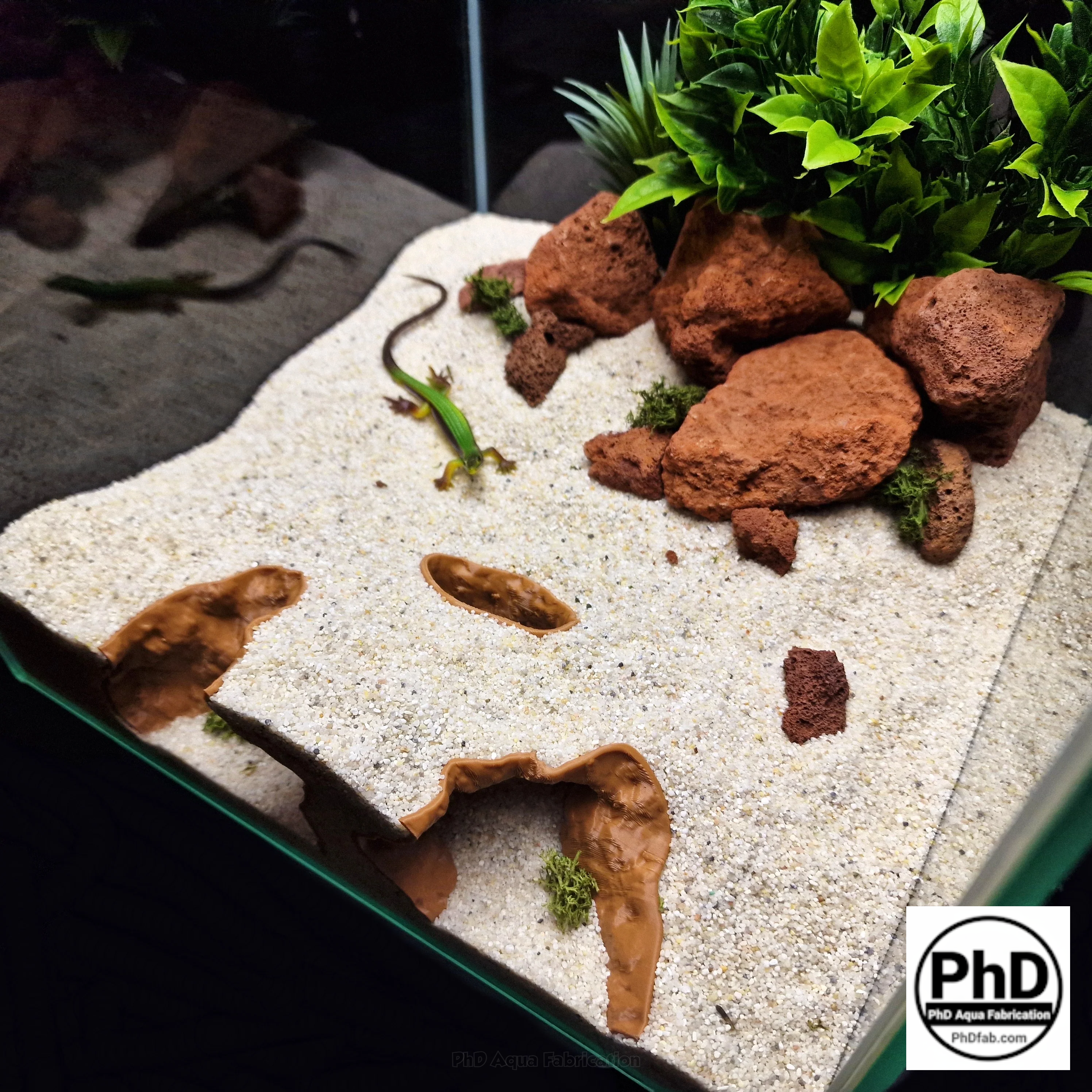 Aquarium Decor Cave - 3D Printed Rock Feature Hideout for Betta & Shrimp - Natural Stone Look Fish Tank Ornament - Terrarium Accessory